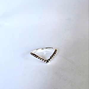 LADIES NEW SIZE 7 FOREVER WEAR TITANIUM SILVER CHEVRON RING
